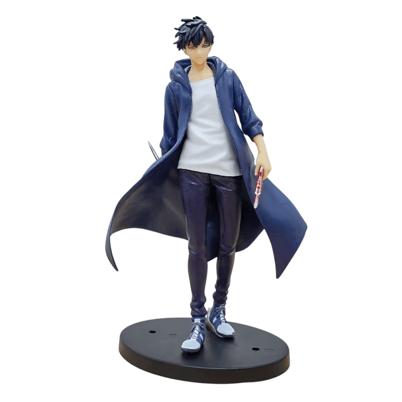 Figurine Sung Jinwoo de face, manteau bleu nuit ouvert sur un t-shirt blanc, dague rouge en main, socle noir