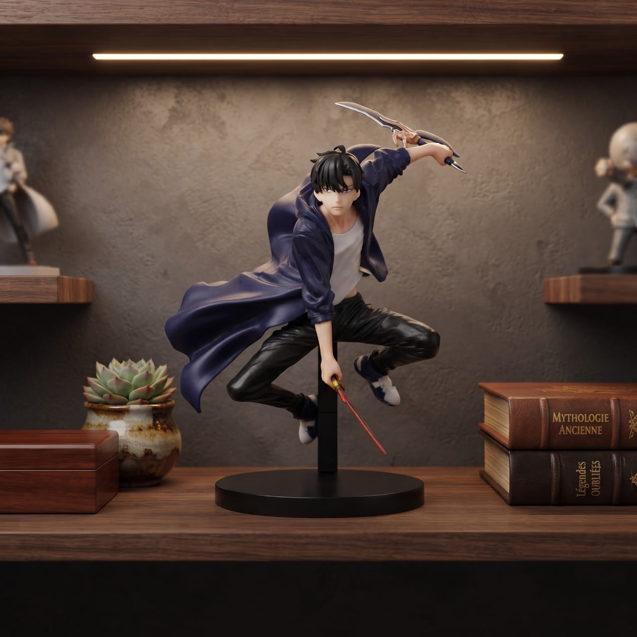 Figurine de Sung Jinwoo en plein bond, manteau bleu déployé, posée sur une étagère éclairée