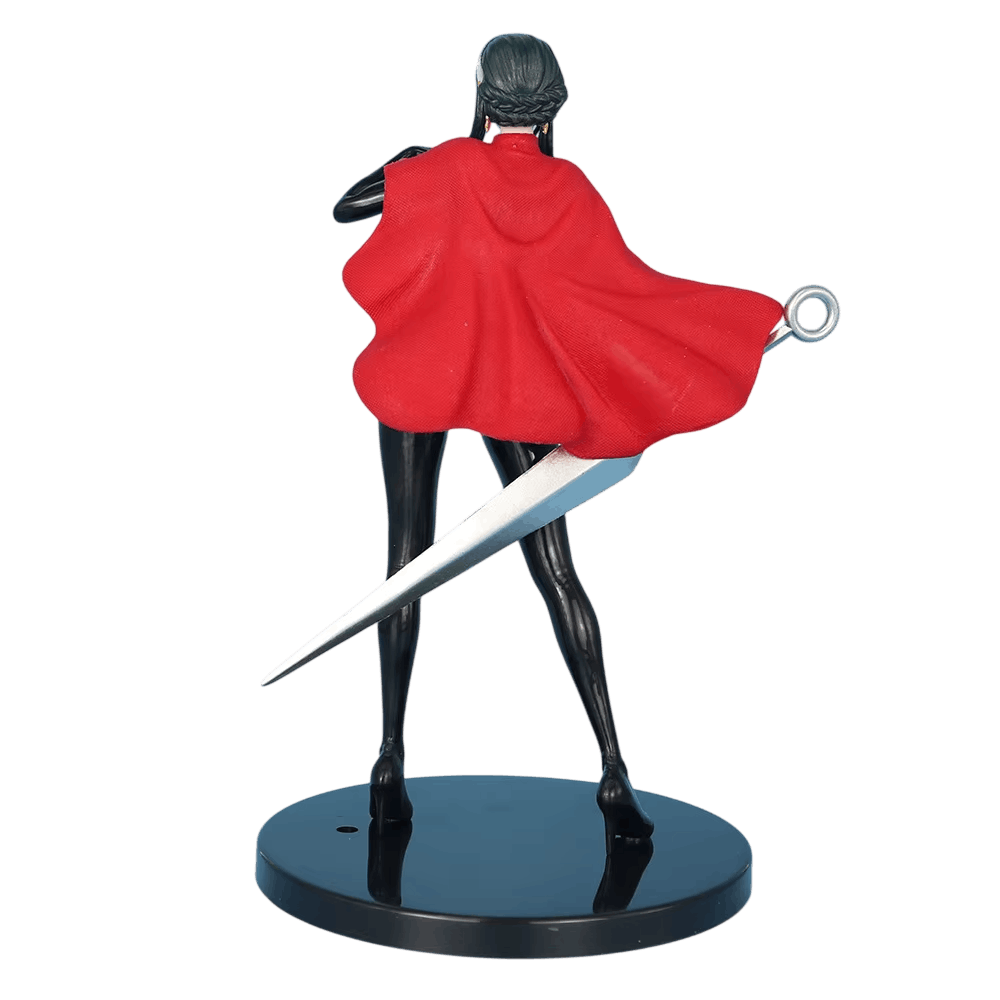 Figurine Yor Forger Spy x Family de dos : coiffure tressée, cape rouge et longue lame à anneau
