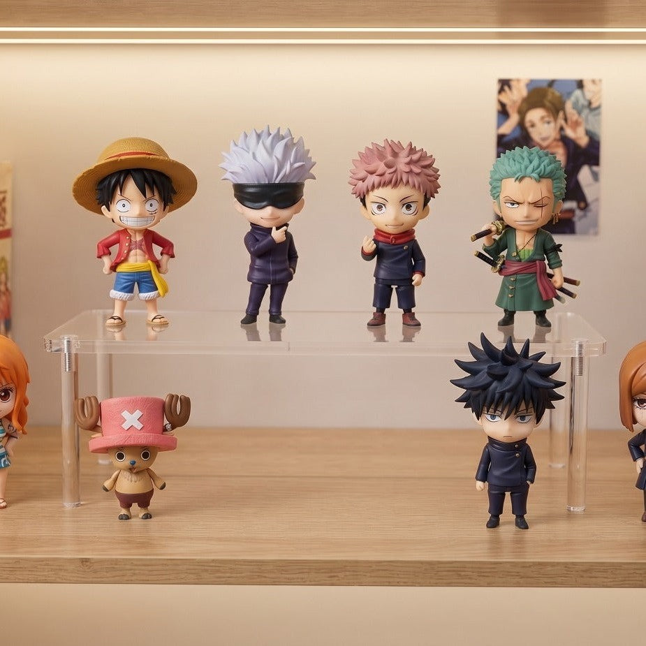 Gradin simple en acrylique transparent surélevant une rangée de figurines chibi sur une étagère éclairée