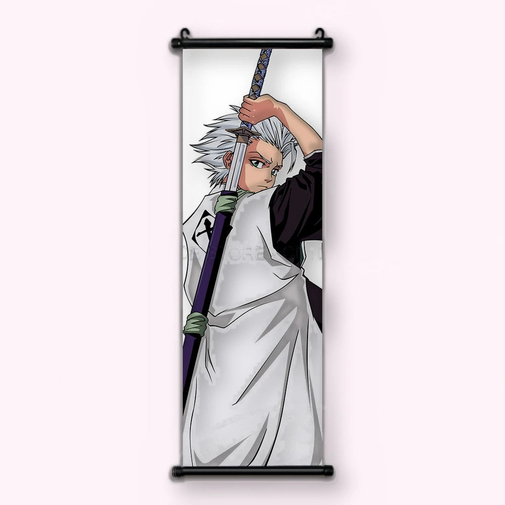 Hitsugaya en haori blanc, cheveux blancs et yeux verts, grand sabre à garde bleue, kakémono vu de face