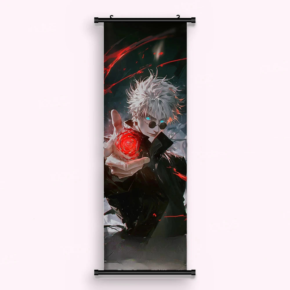 Kakémono Jujutsu Kaisen Satoru Gojo tendant une sphère rouge incandescente, vu de face : toile imprimée tendue entre ses deux baguettes de bois, cordon de suspension fourni