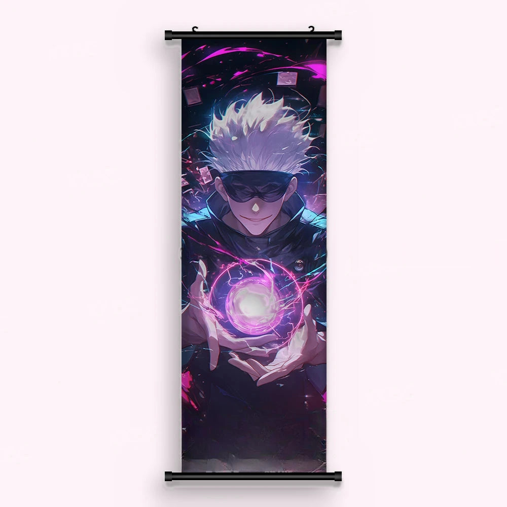 Kakémono Jujutsu Kaisen Satoru Gojo tenant une sphère violette entre ses mains, vu de face : toile imprimée tendue entre ses deux baguettes de bois, cordon de suspension fourni