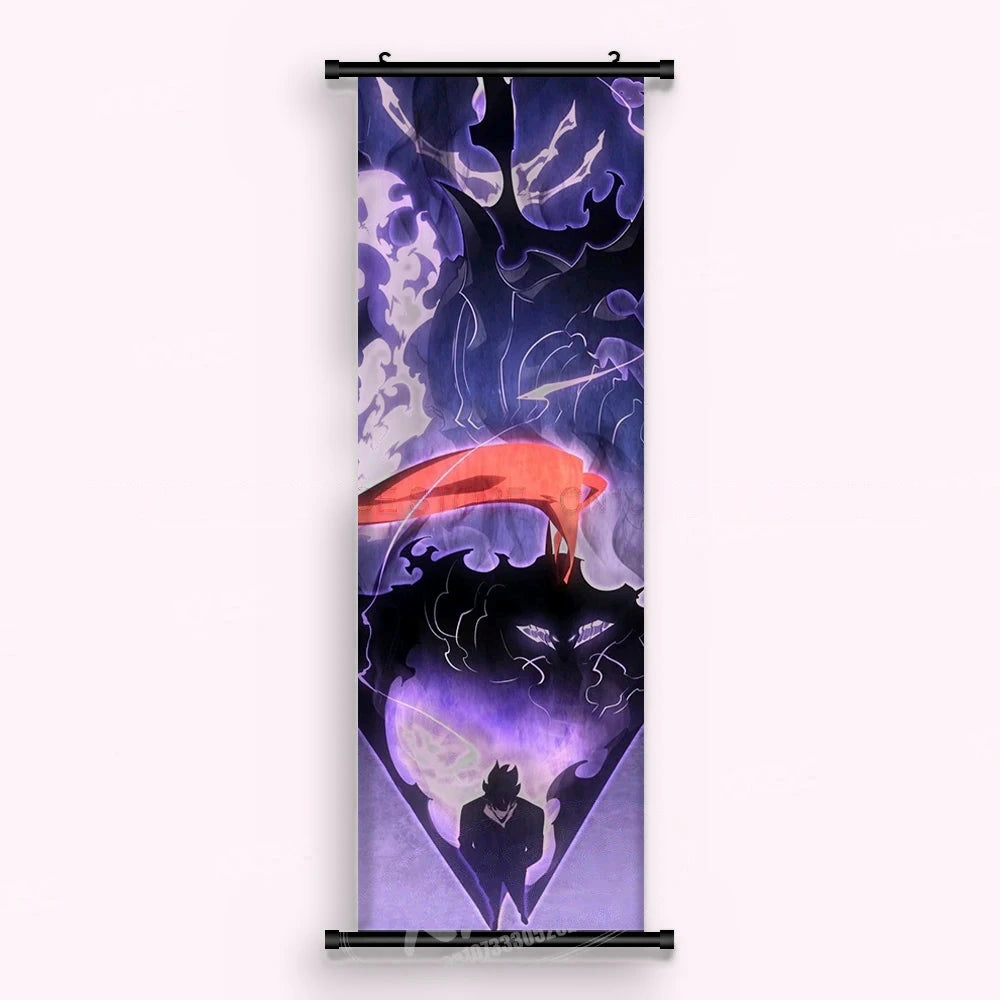 Kakémono Solo Leveling, un croissant orange, une face violette aux yeux blancs, une silhouette en bas, vu de face : toile tendue entre ses deux baguettes de bois, cordon de suspension fourni