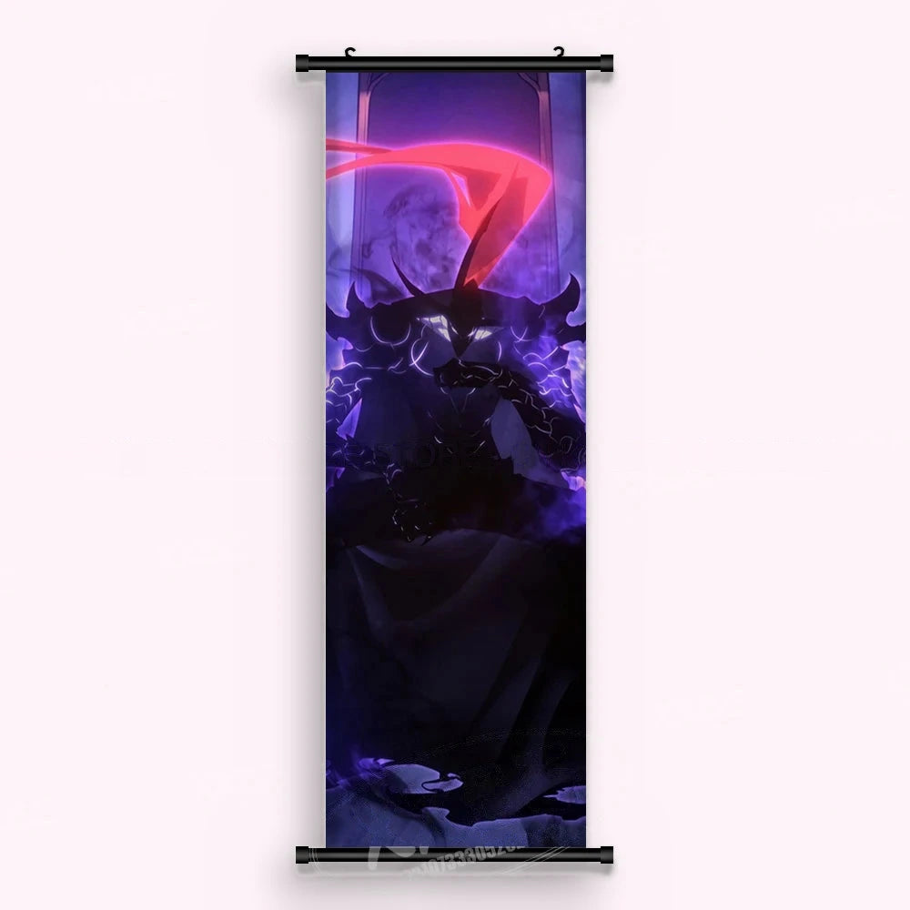 Kakémono Solo Leveling, une figure cornue aux yeux blancs dans la pénombre violette, vu de face : toile tendue entre ses deux baguettes de bois, cordon de suspension fourni