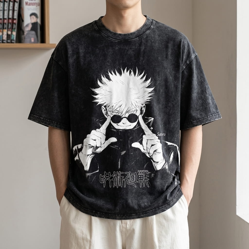 Washed black Jujutsu Kaisen T-shirt worn, Satoru Gojo lowering his round glasses, printed in white and grey on the front (decor not included)