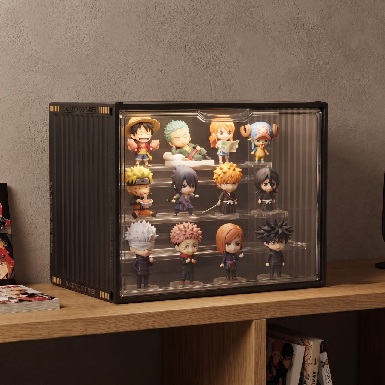 Vitrine acrylique noire à trois niveaux posée sur un meuble en bois, douze figurines chibi alignées derrière la façade transparente